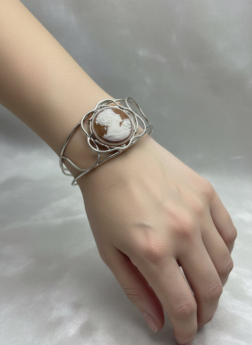 Bracciale in Cammeo Schiava incisione "Profilo di Donna"