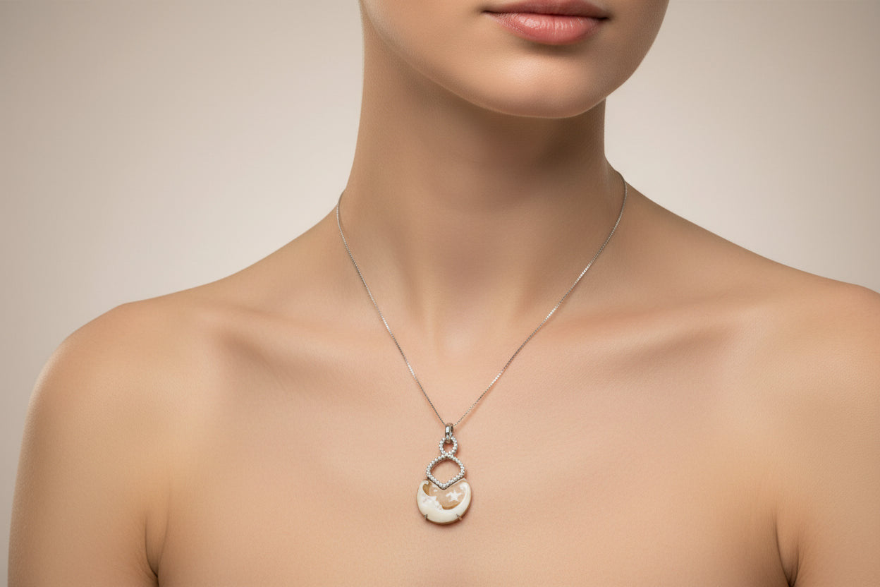 Collana in Cammeo incisione "Fiore"