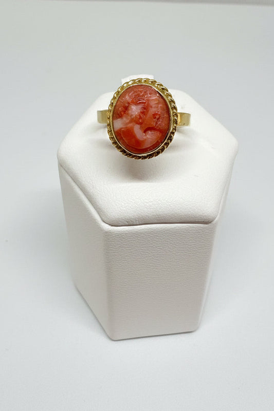 Anello in corallo incisione Volto di Donna