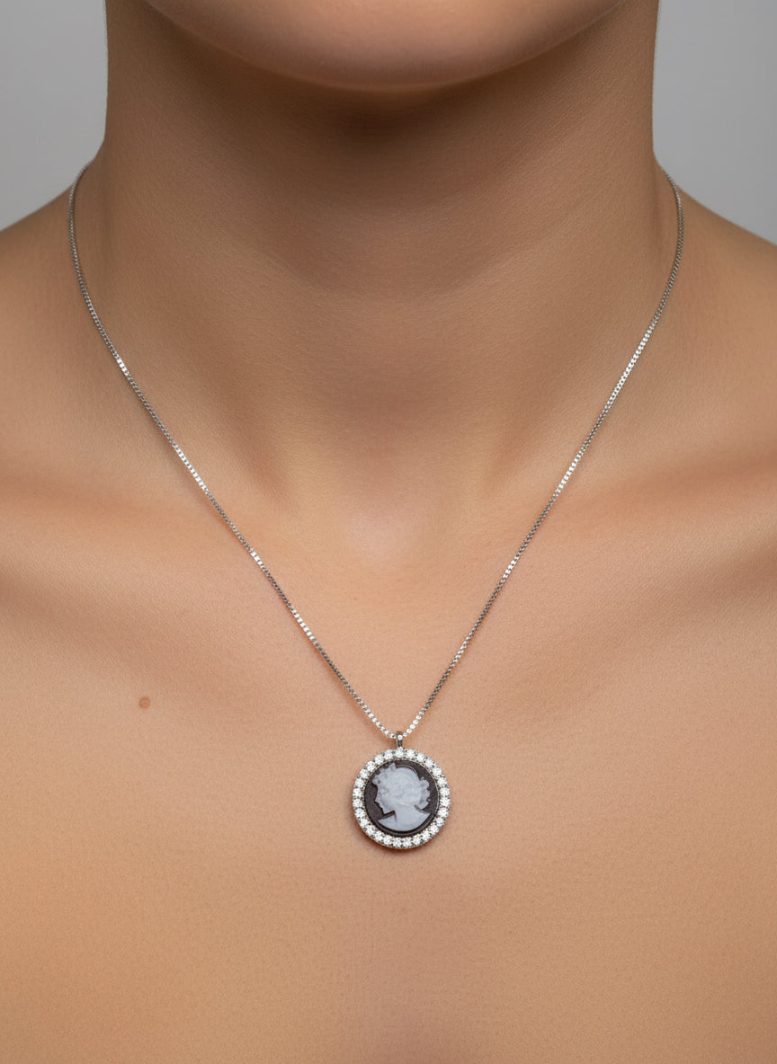 Collana in Cammeo incisione "Profilo di Donna"