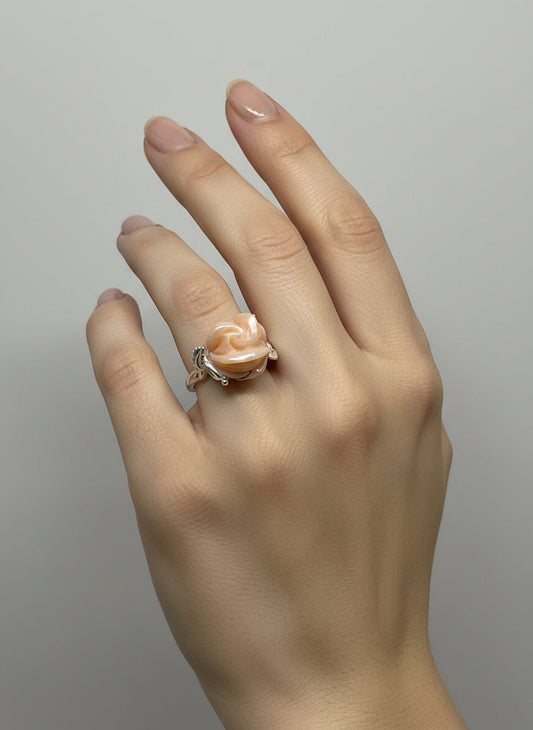 Anello in Corallo "Rosa Scolpita"