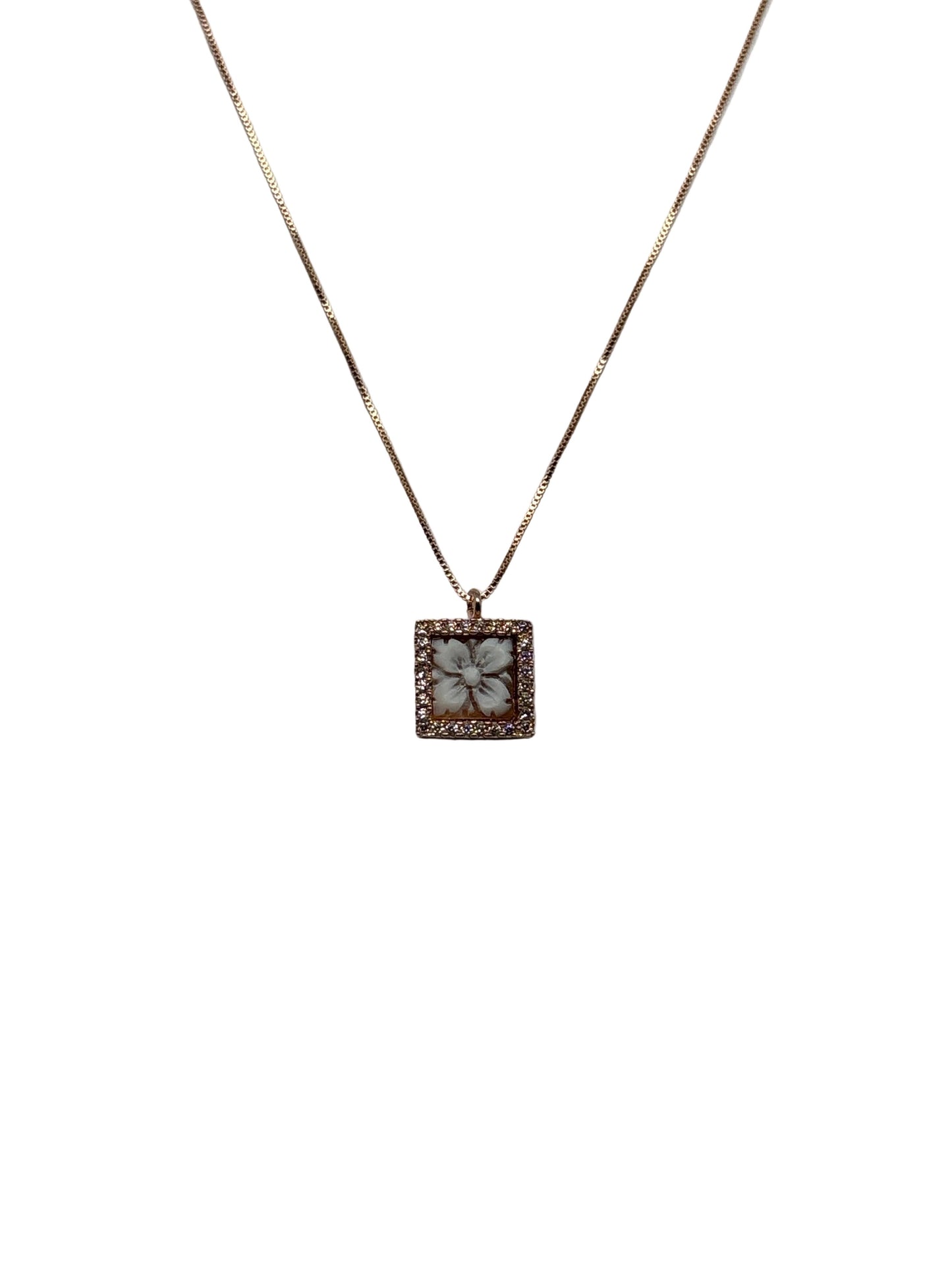 Collana in Cammeo incisione "Fiore”