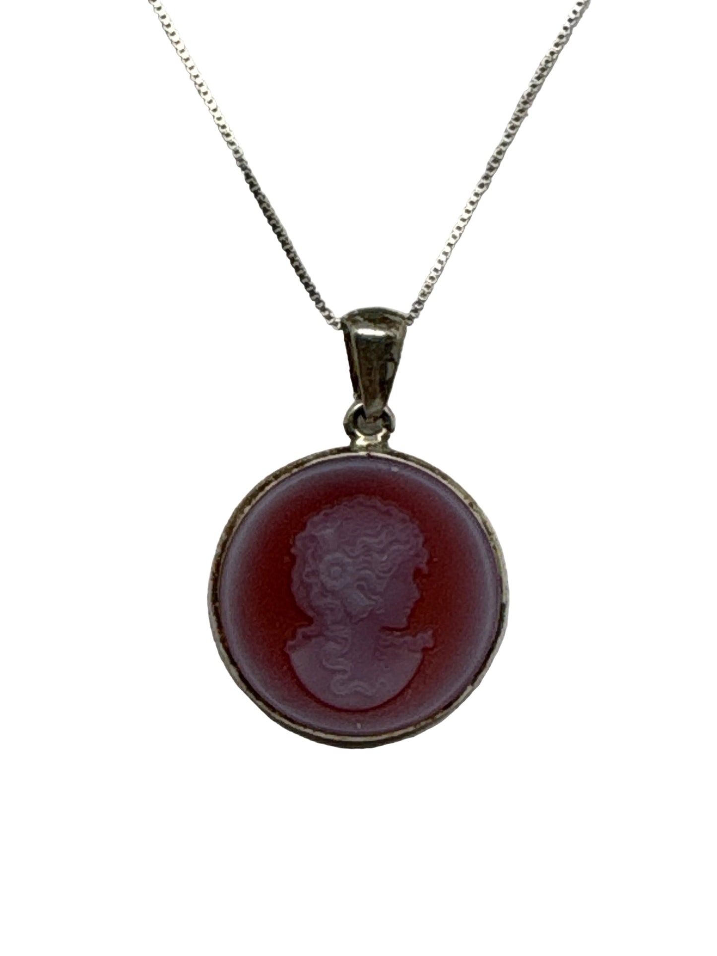 Pendente in Agata raffigurante Profilo di Donna