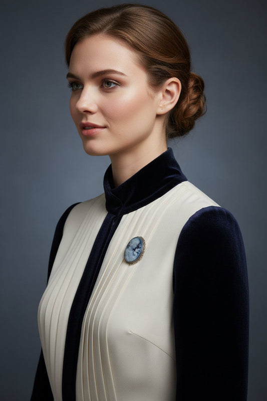 Cammeo Nudo in Agata incisione Profilo di Donna