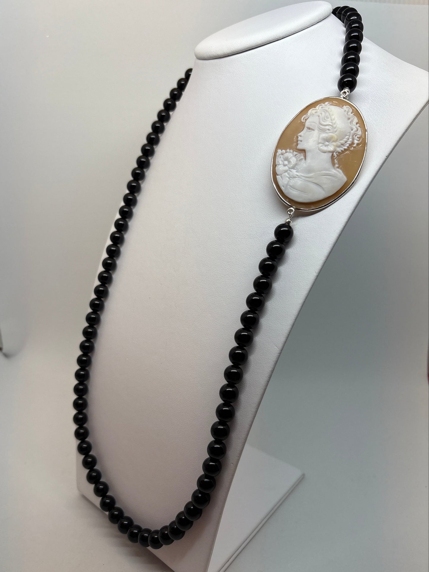 Collana in Agata e Cammeo incisione "Profilo di Donna"