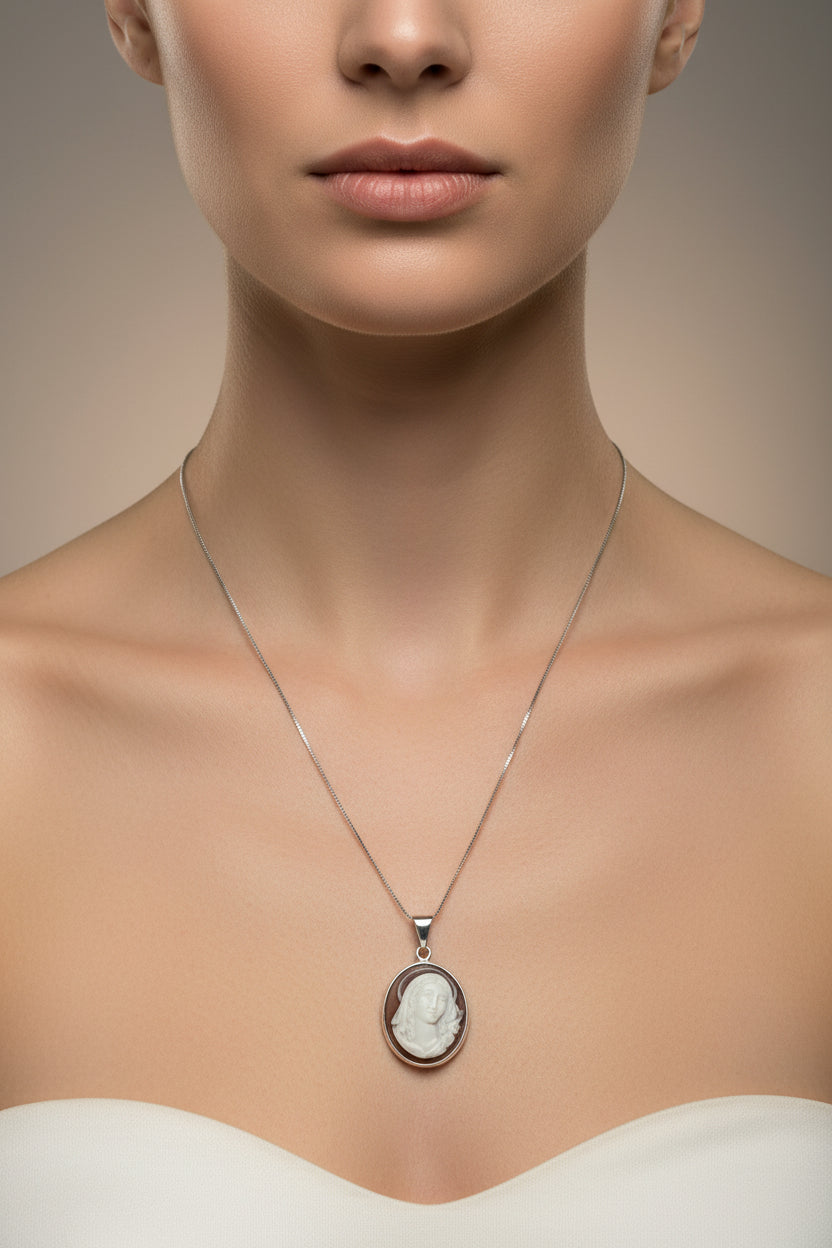 Pendente in Cammeo Artistico incisione "Madonna"