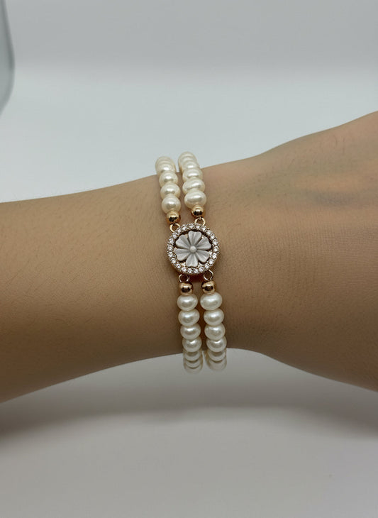 Bracciale in Perle e Cammeo incisione "Fiore"