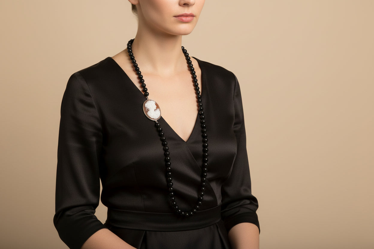 Collana in Agata e Cammeo incisione "Profilo di Donna"