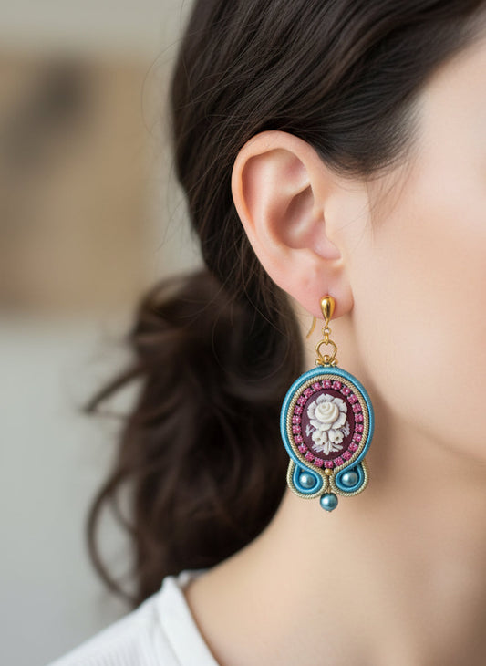 Orecchini in Cammeo Soutache incisione "Fiori"