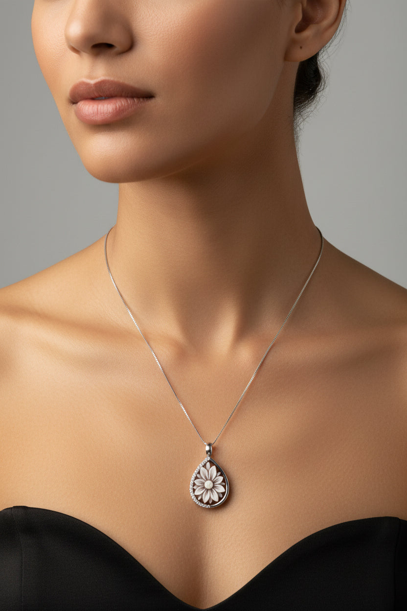 Collana in cammeo incisione "Fiore"