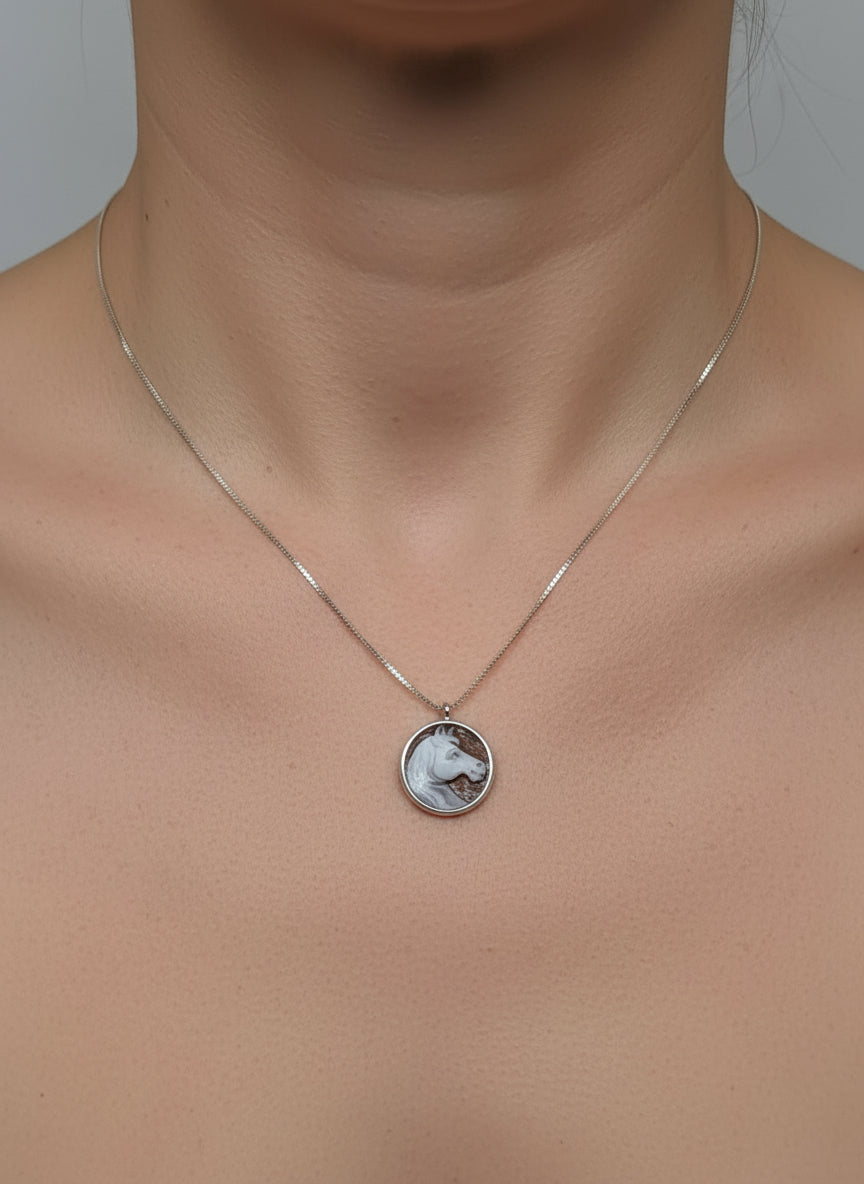Collana in Cammeo incisione "Cavallo"