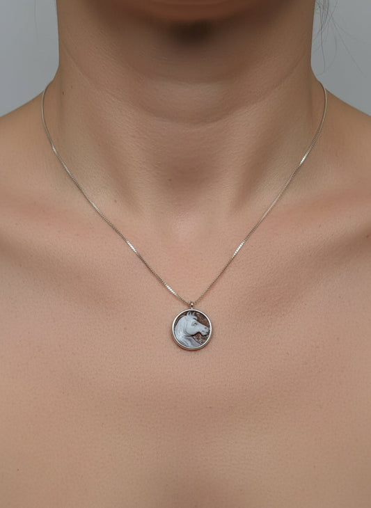 Collana in Cammeo incisione "Cavallo"