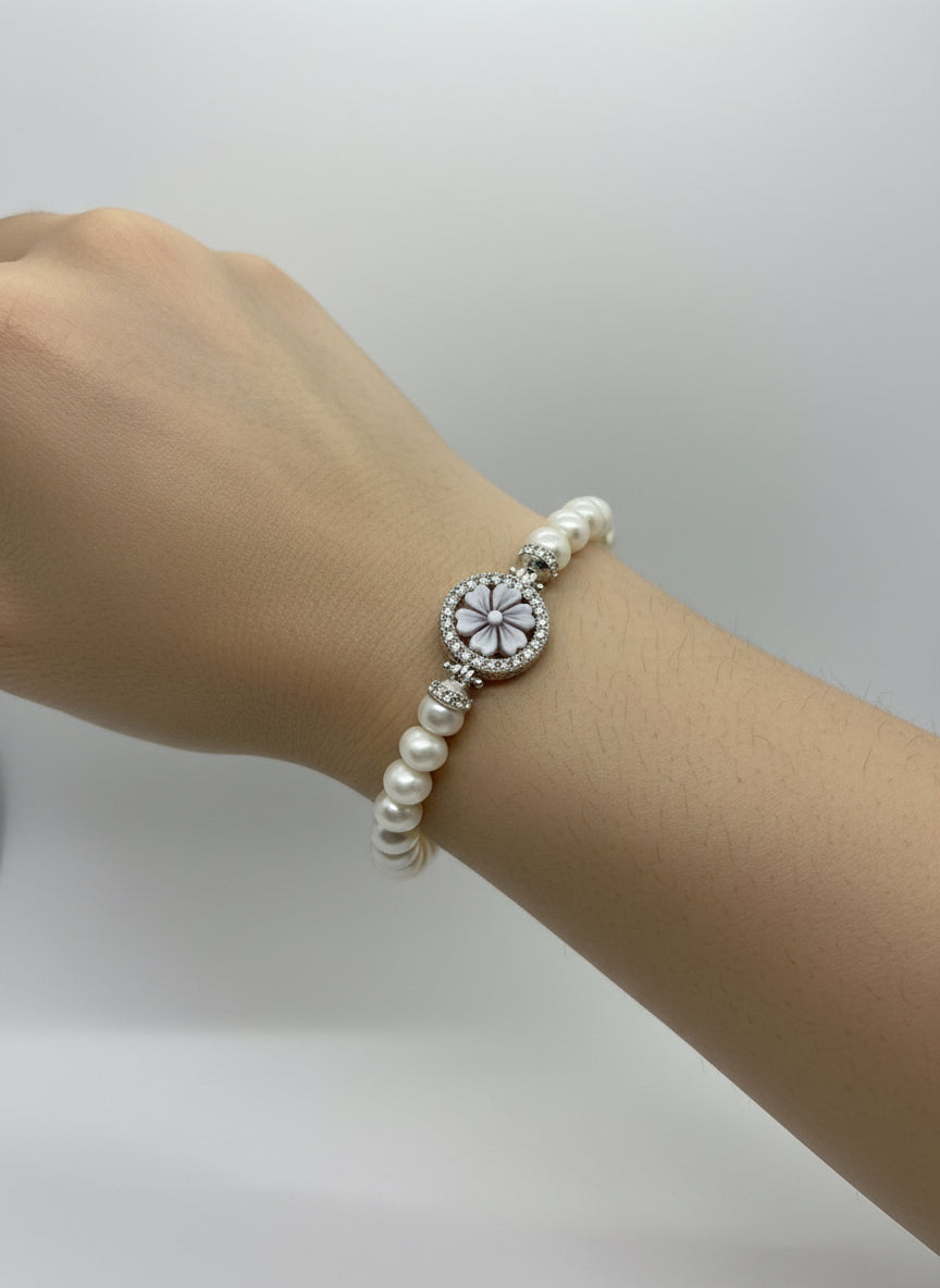 Bracciale in Perle e Cammeo incisione "Fiori"