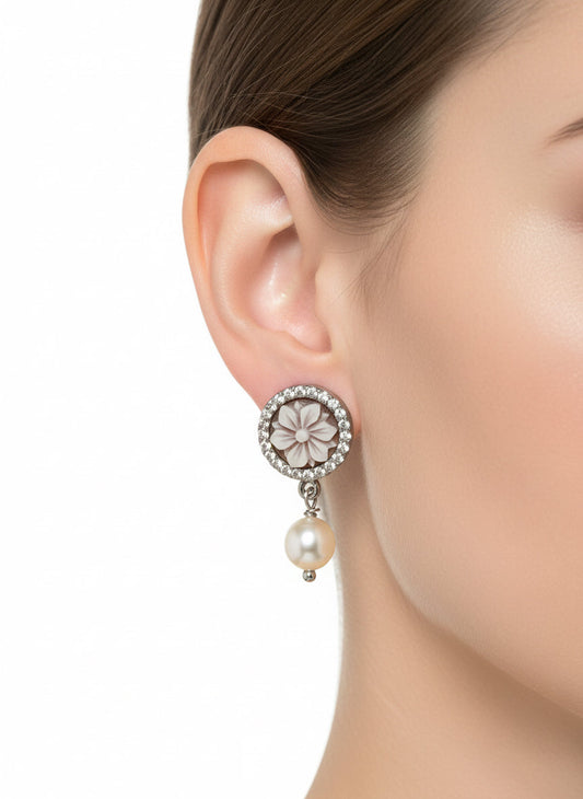 Orecchini in Cammeo incisione "Fiore"