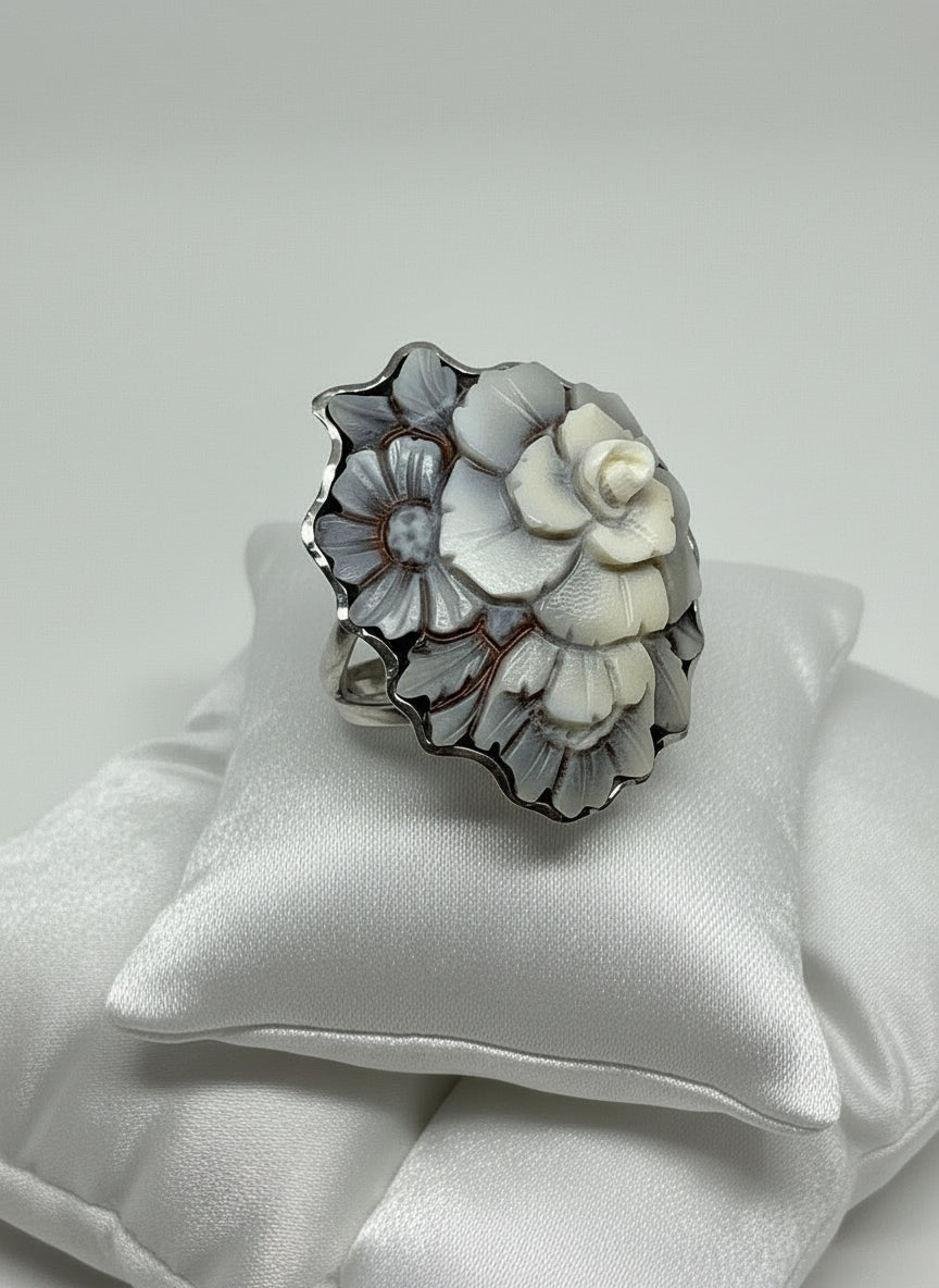 Anello in Cammeo "Fiore in Rilievo"