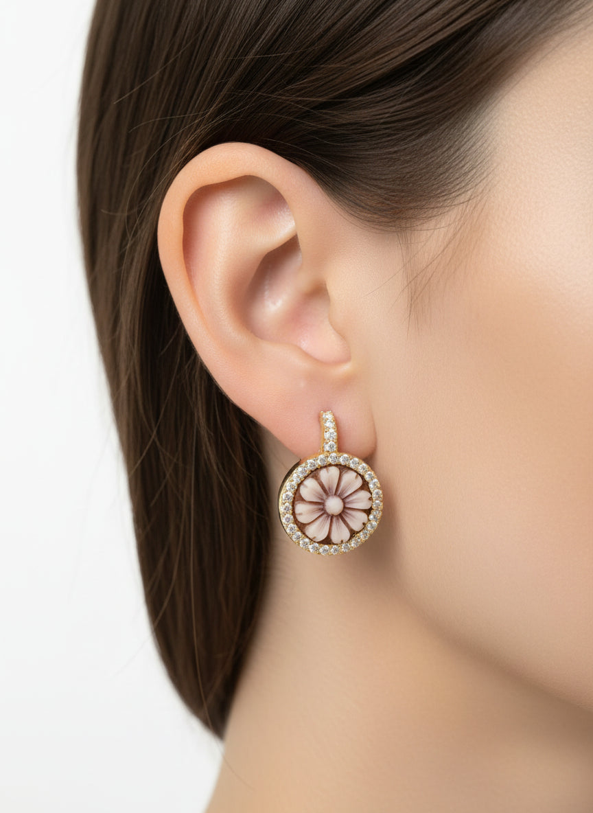 Orecchini in Cammeo incisione "Fiore"