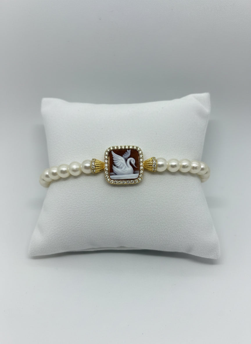 Bracciale in Perle e Cammeo incisione "Cigno"