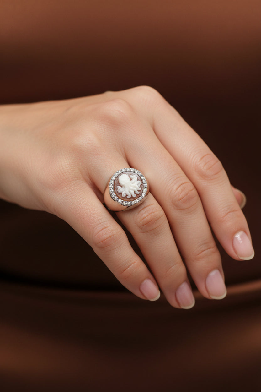 Anello in Cammeo Artistico incisione "Polpo"