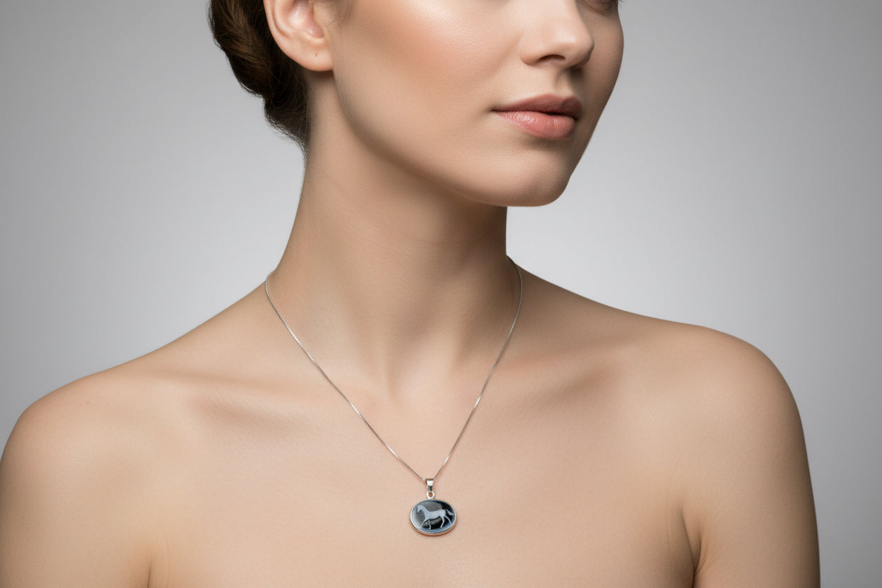 Pendente in Agata raffigurante Cavallo