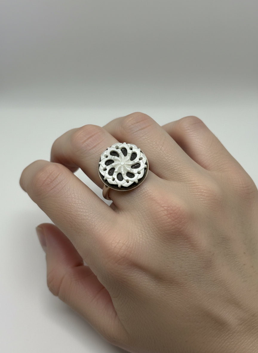 Anello in Madreperla "Fiore"