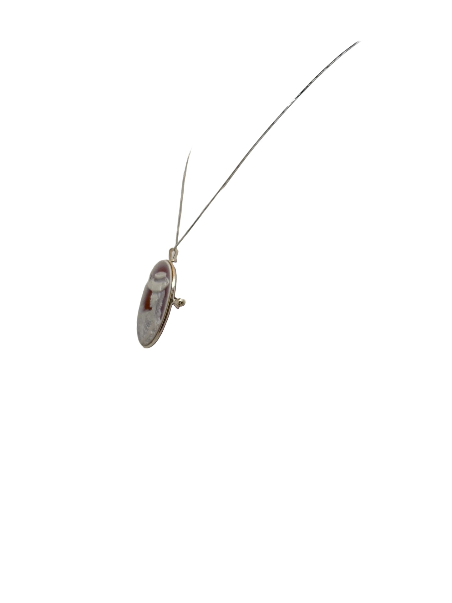 Spilla Pendente in Agata "Raffigurante Donna con Cappello"