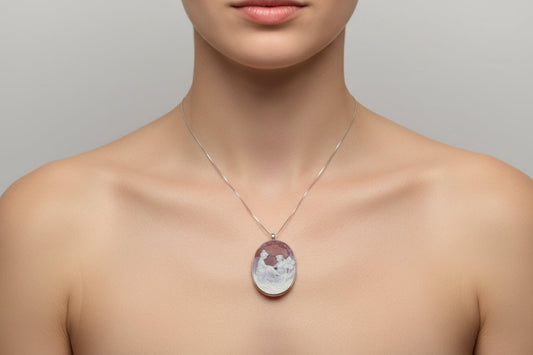 Spilla Pendente in Agata "Raffigurante due Sorelle"