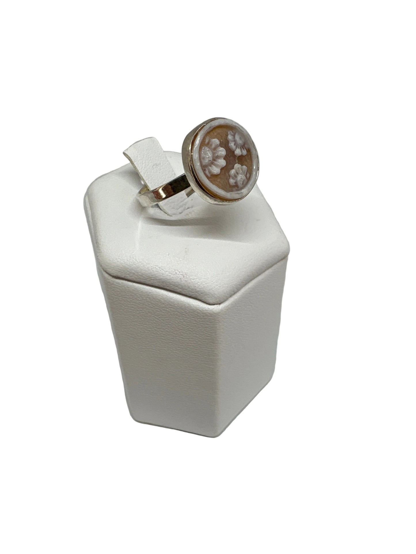 Anello in Cammeo incisione Fiori