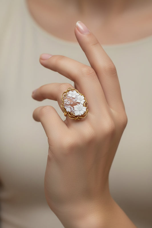 Anello in Cammeo incisione Fiori