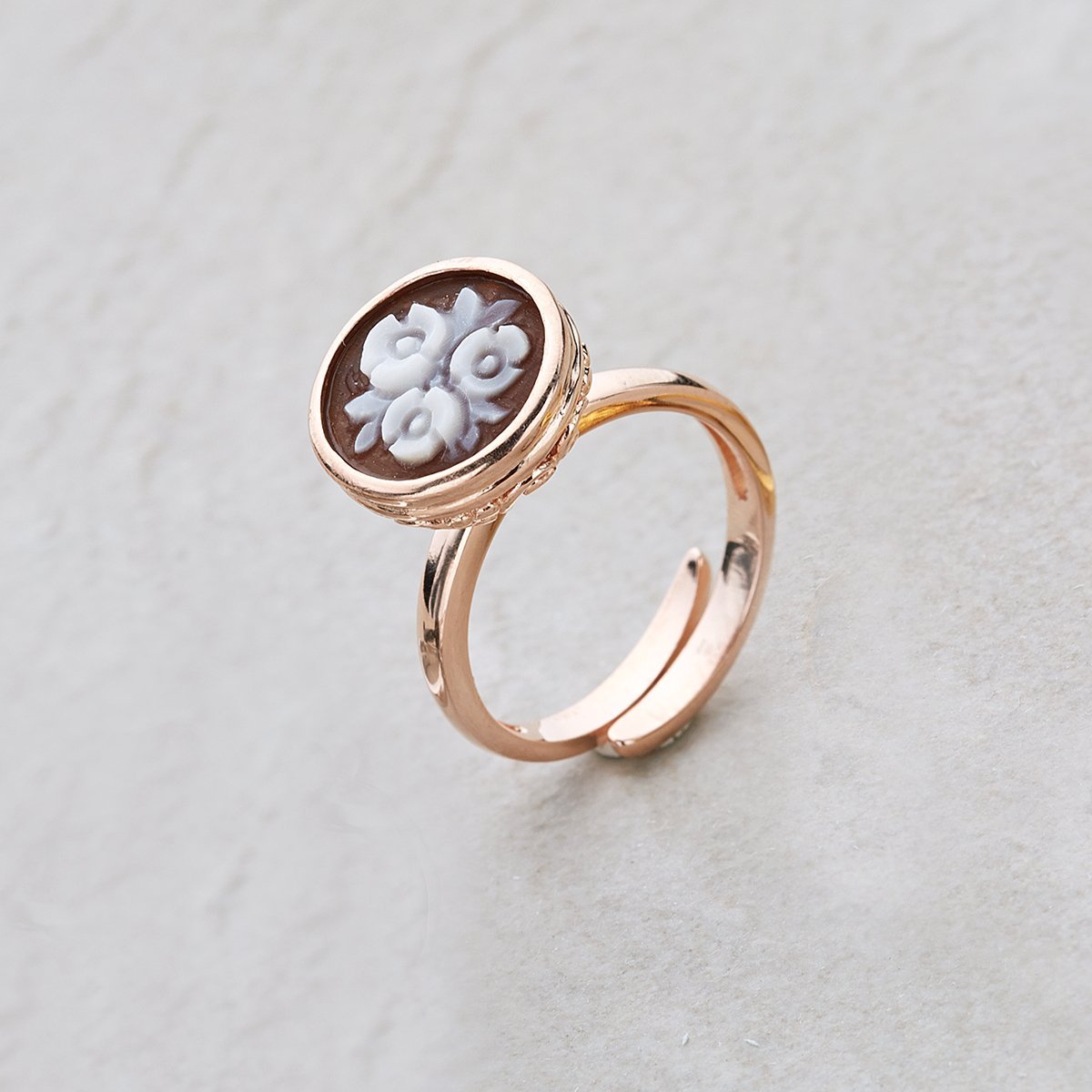 Anello Cinderella cammeo Tris fiori