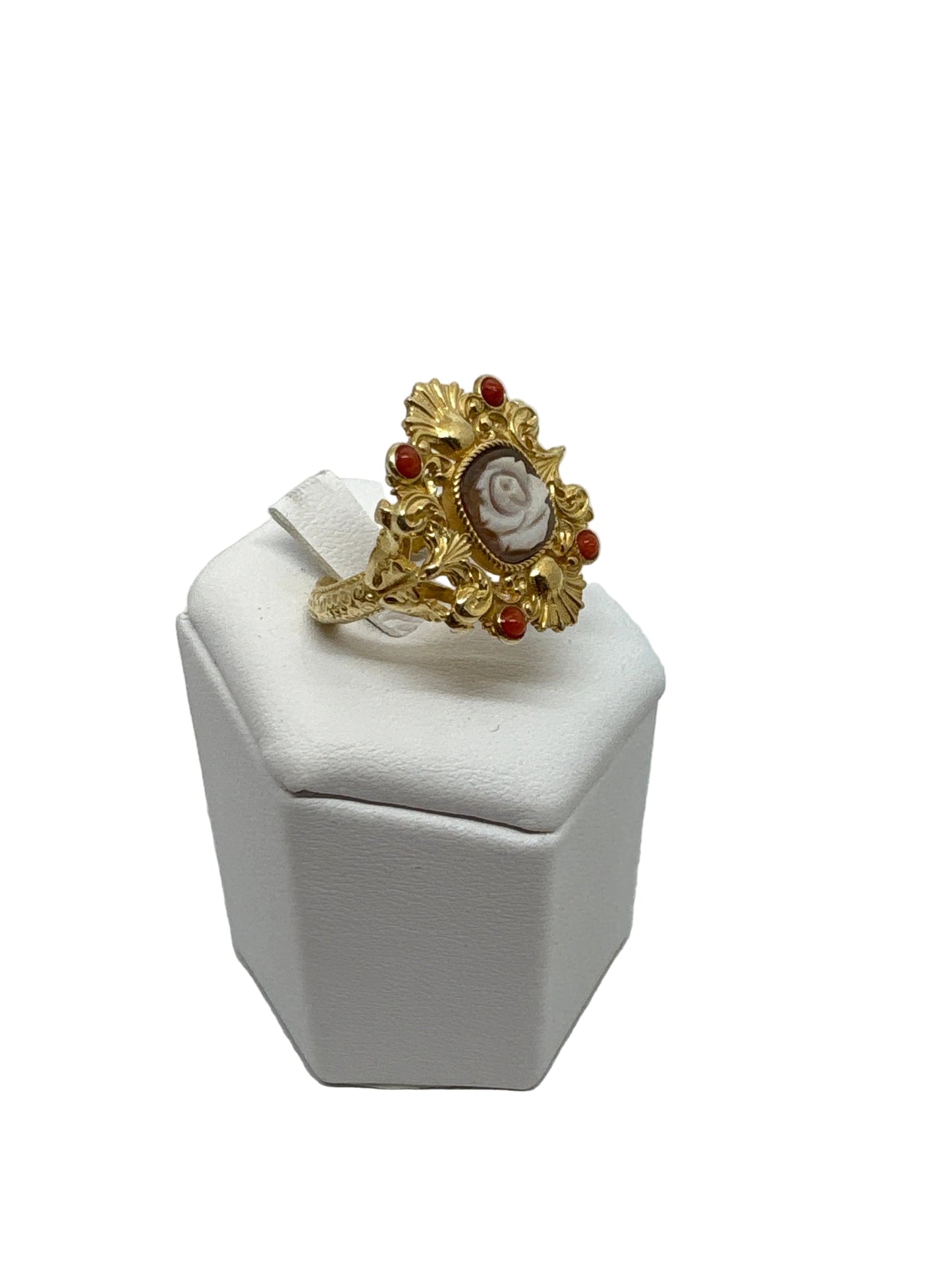 Anello in Cammeo e Corallo incisione Fiore