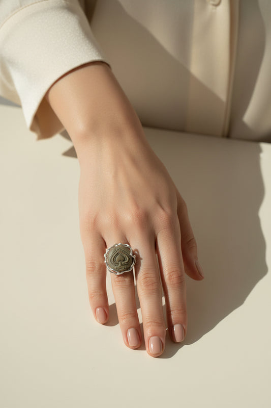 Anello in Cammeo incisione Cuore Sacro