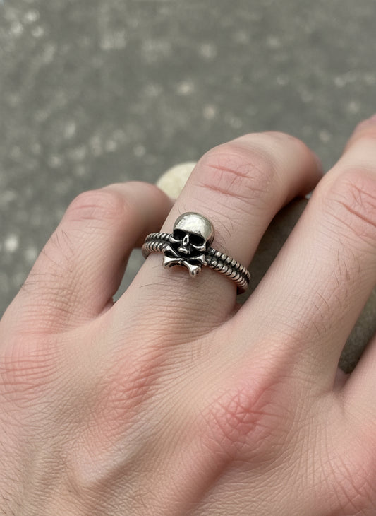 Anello in Argento " Incisione Teschio"