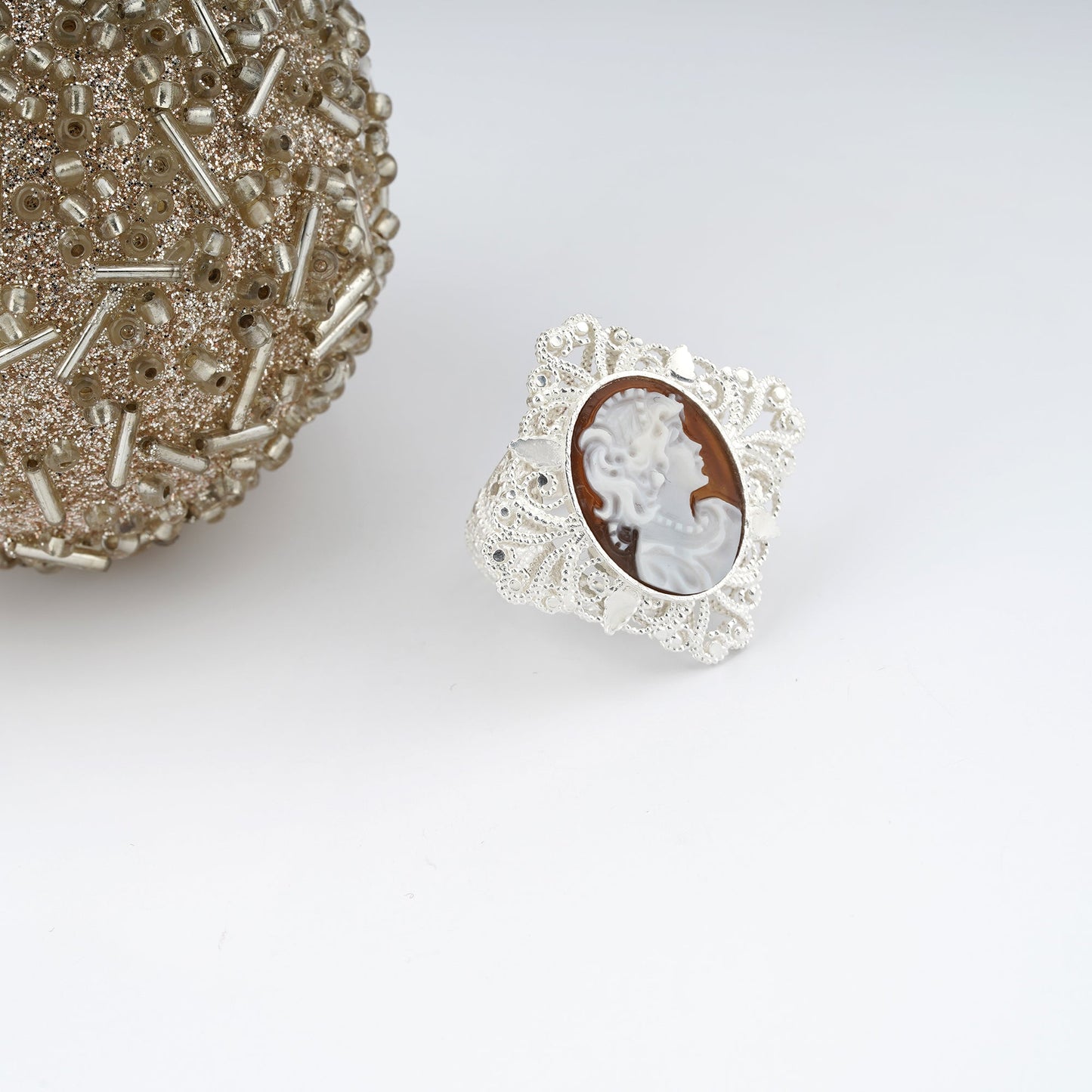 Anello-Anne-Cammeo-Profilo-Donna-Rodio-Bianco