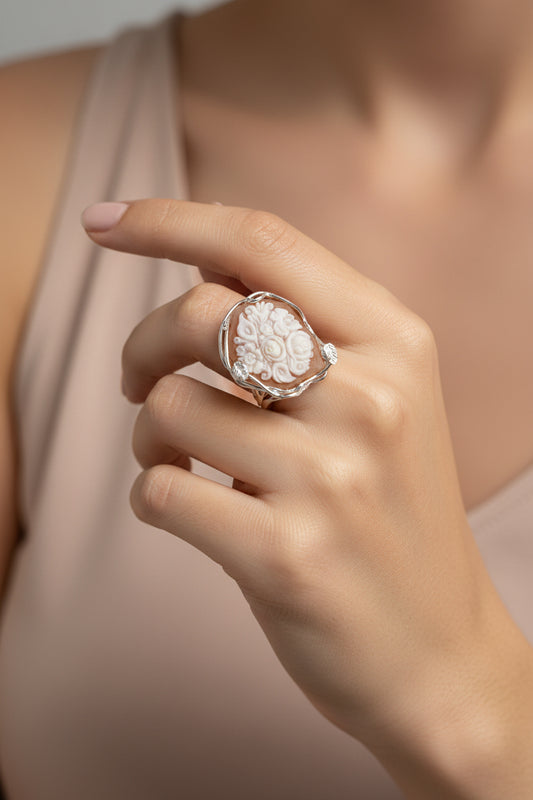 Anello in Cammeo Artistico incisione Fiori