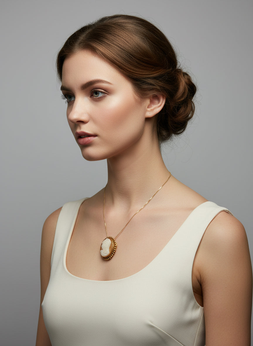 Pendente in Cammeo incisione "Profilo di Donna"