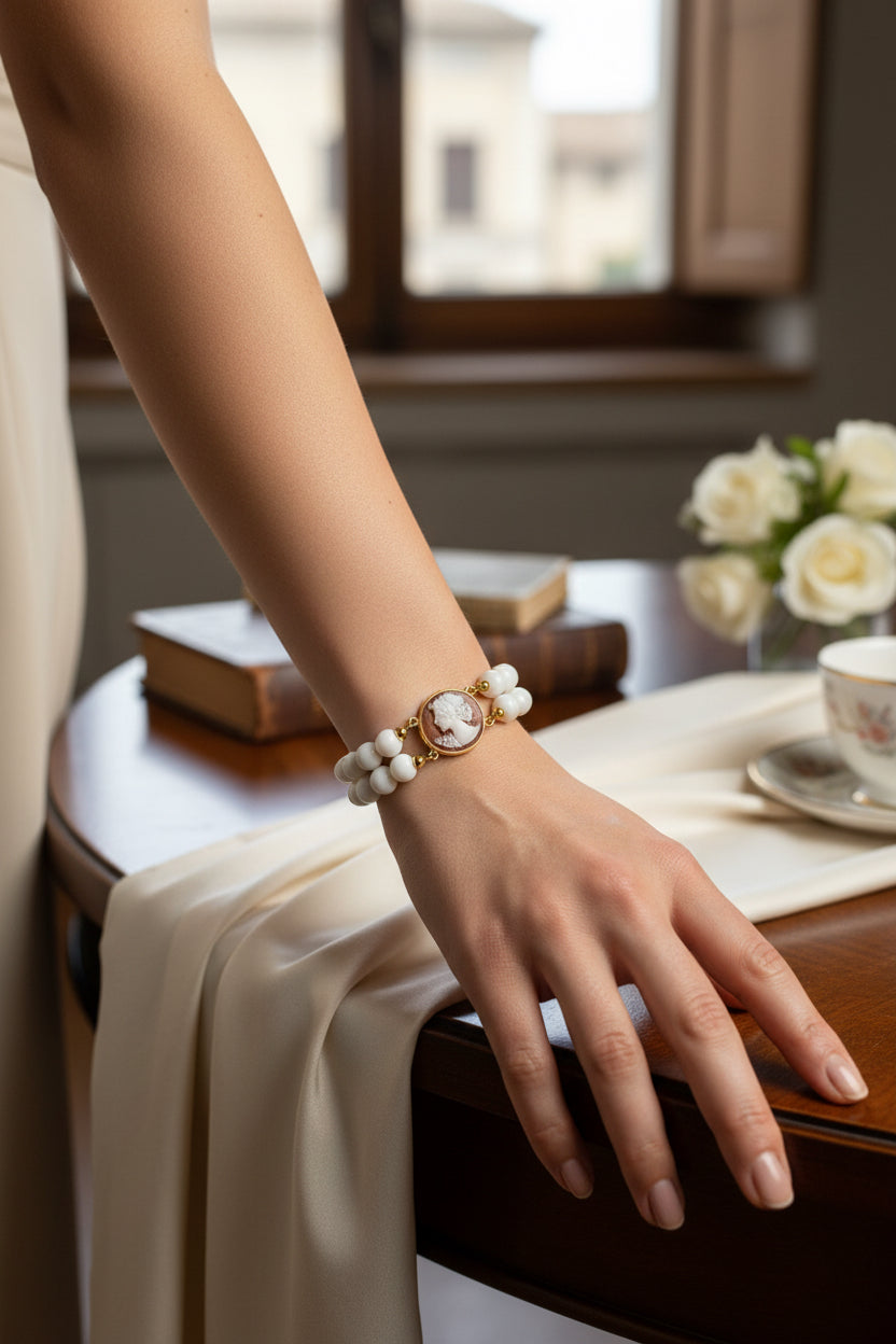 Bracciale in Cammeo e Agata incisione Volto di Donna