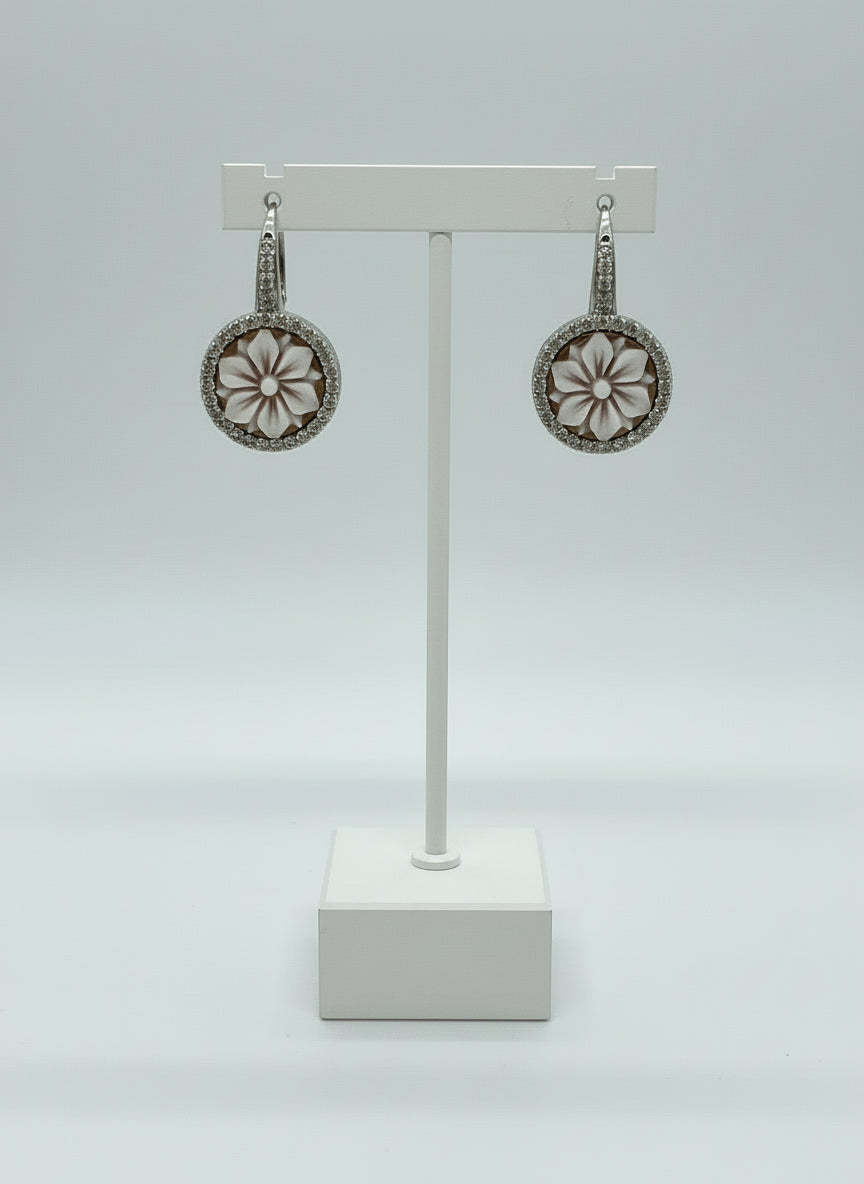 Orecchini in Cammeo incisione "Fiore"