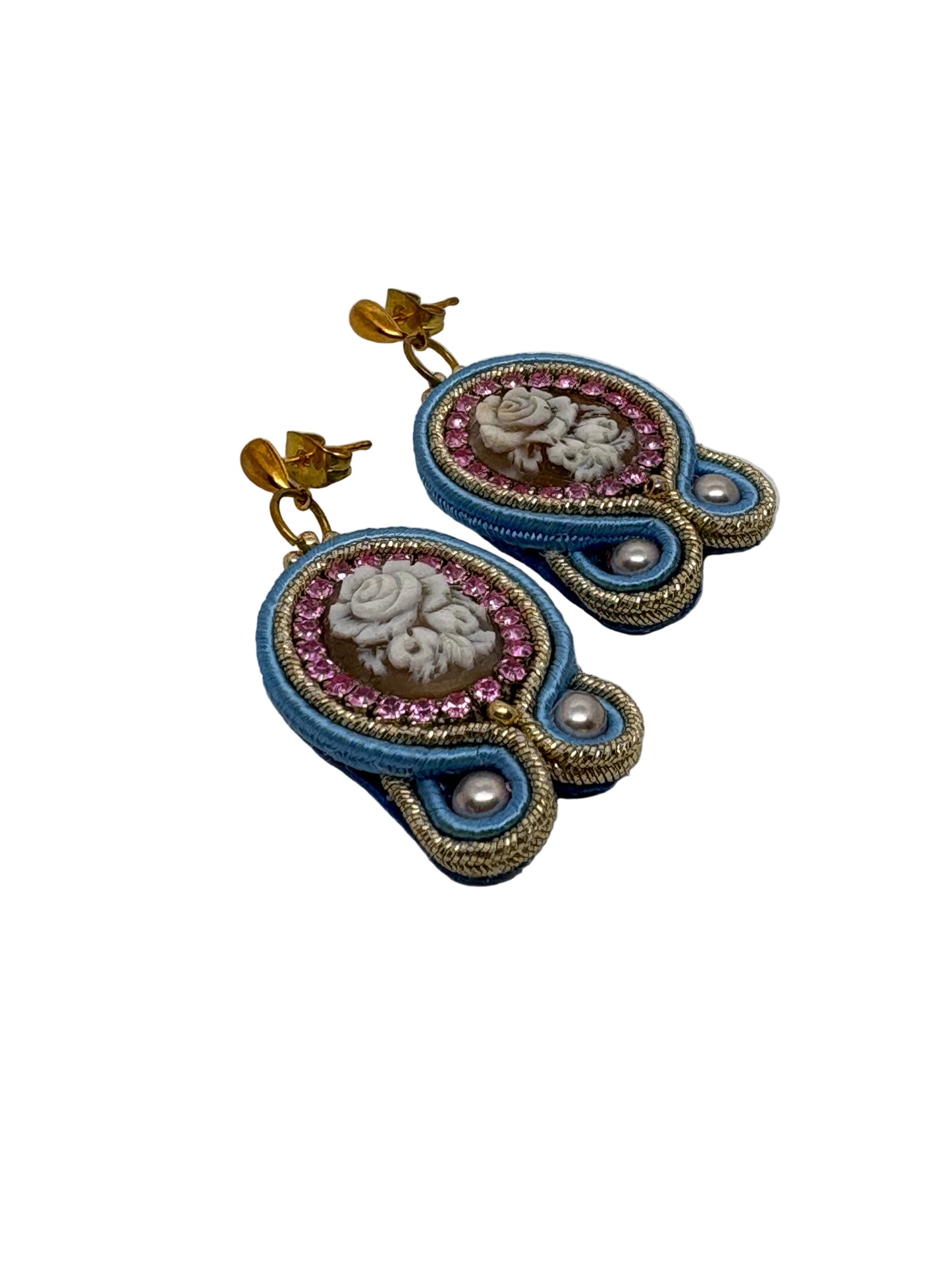 Orecchini in Cammeo Soutache incisione "Fiori"