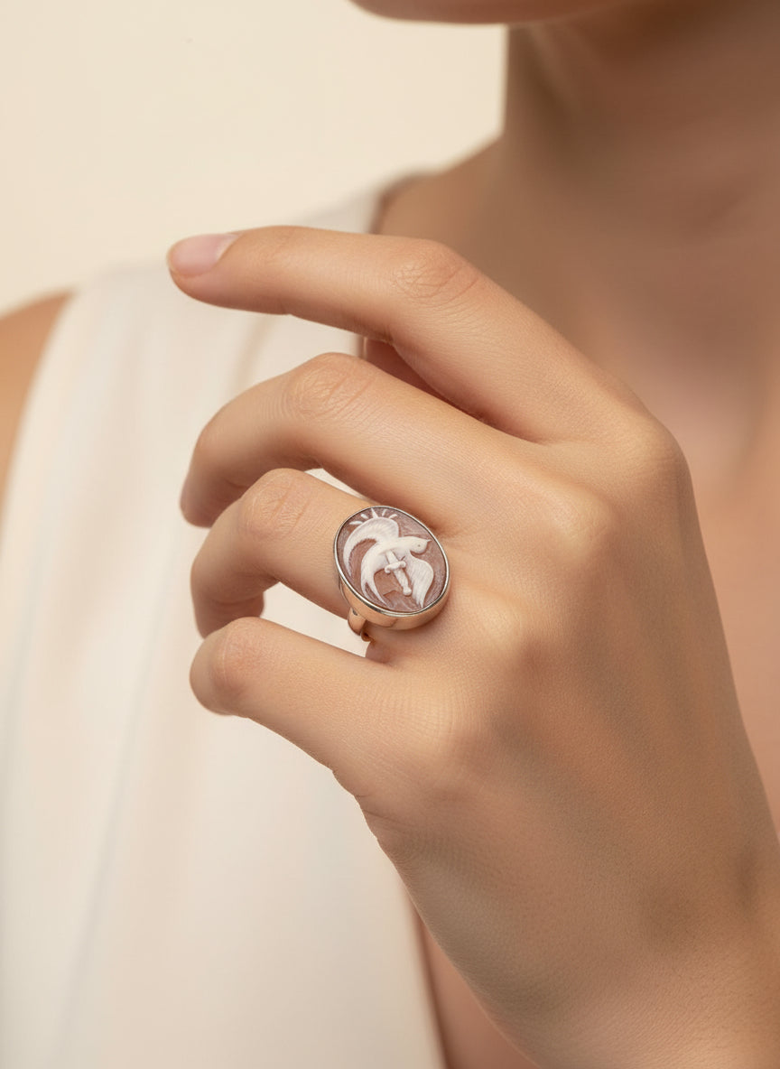 Anello in Cammeo Incisione "Colomba"