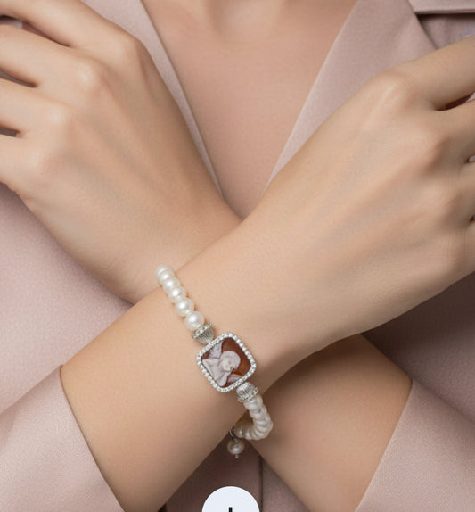 Bracciale in Perle e Cammeo incisione "Putto"