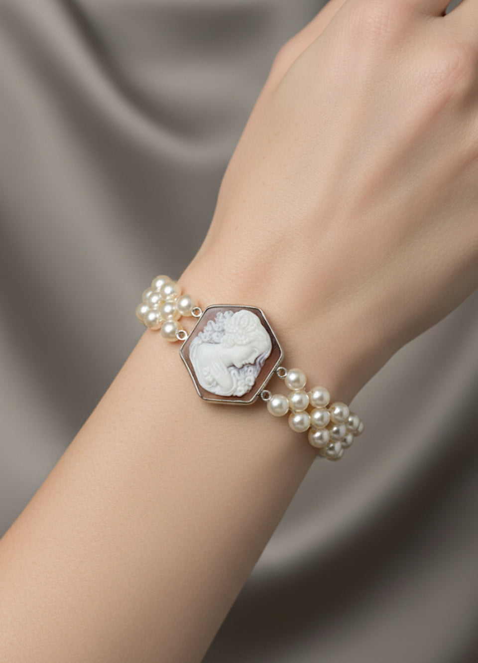 Bracciale in Cammeo Artistico incisione "Profilo di Donna"