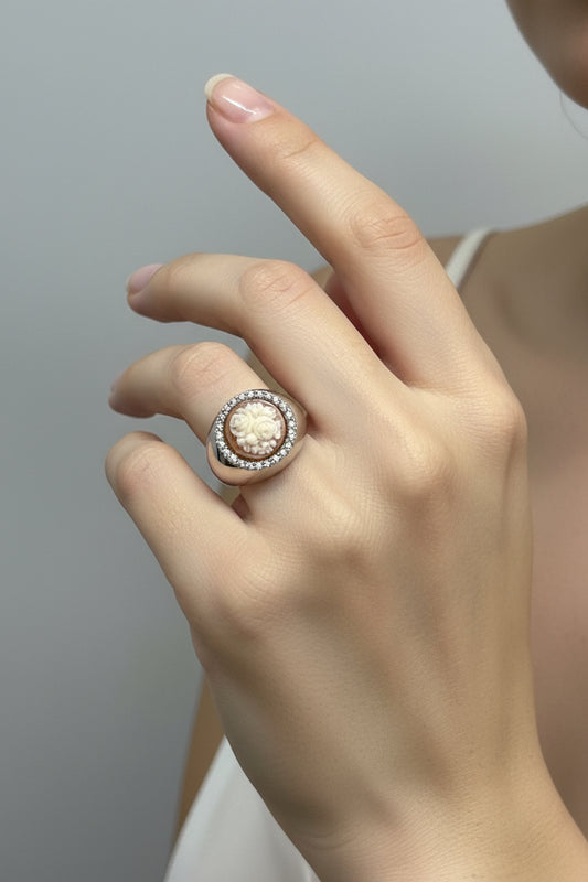 Anello in Cammeo Artistico incisione "Fiori"