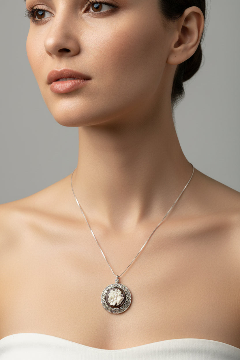 Collana in Cammeo incisione "Fiore"