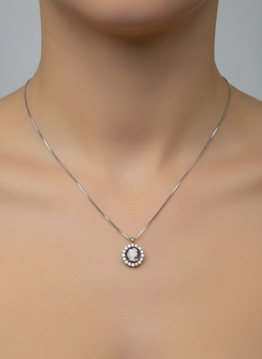 Collana in Cammeo incisione " Profilo di Donna"