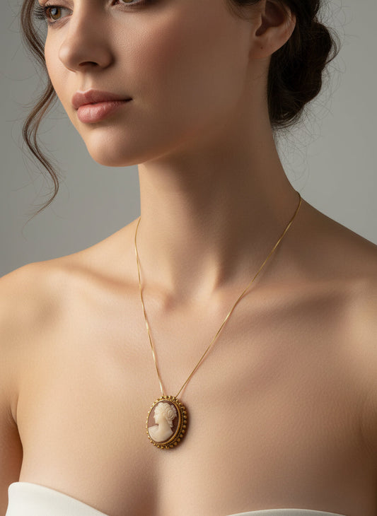 Pendente in Cammeo incisione "Profilo di Donna"