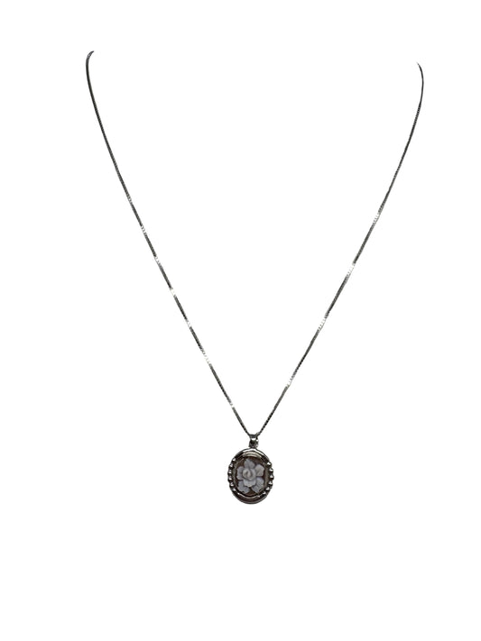 Collana in Cammeo incisione "Fiore"