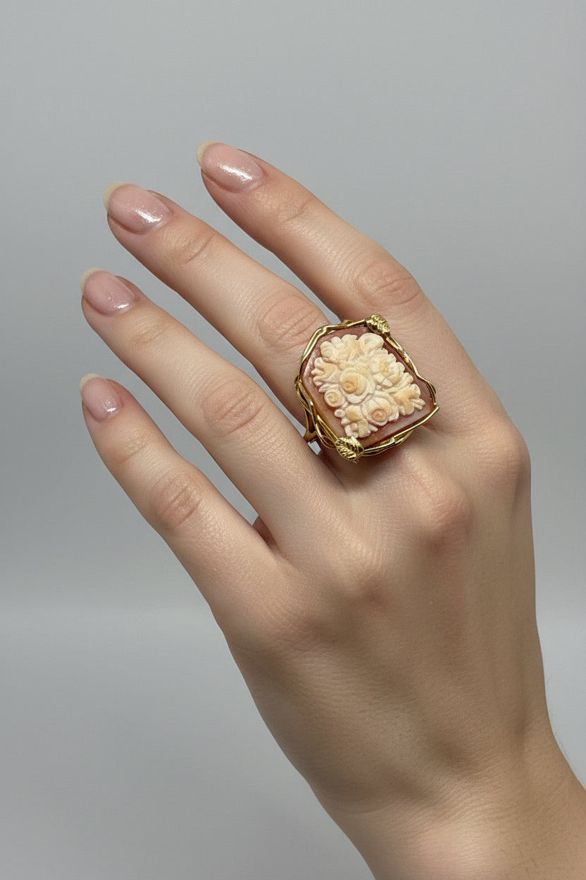 Anello in Cammeo Artistico incisione Fiori