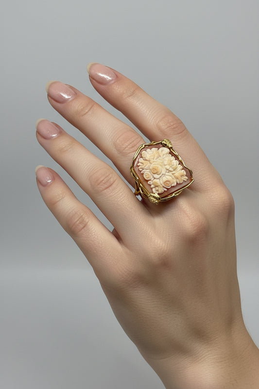 Anello in Cammeo Artistico incisione Fiori