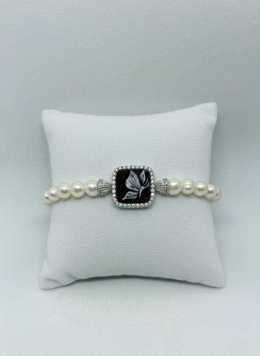 Bracciale in Perle e Cammeo incisione "Farfalla"