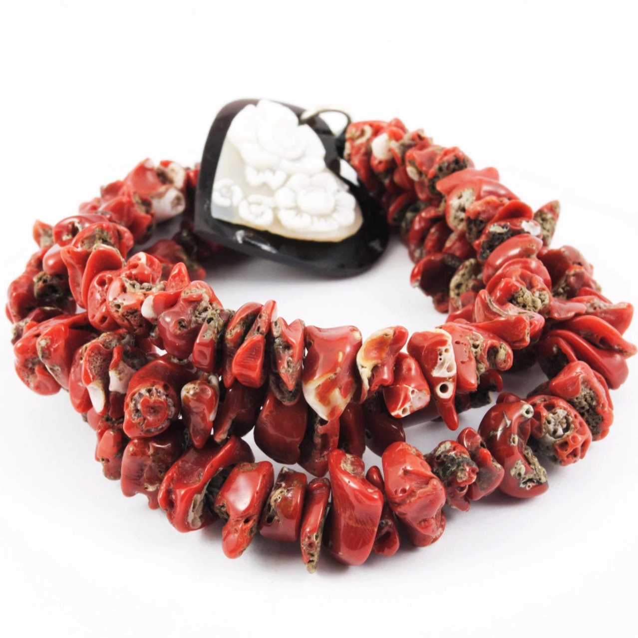 Bracciale corallo di sardegna con cammeo cuore